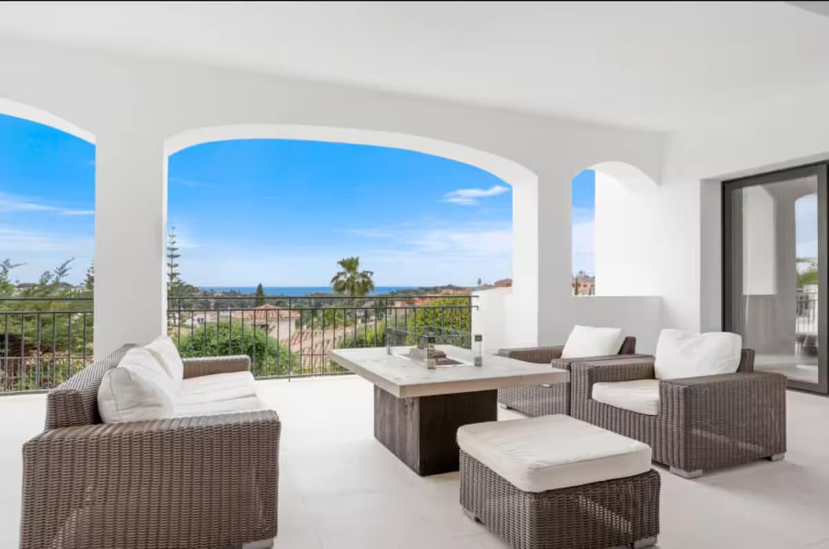 5 bedroom Villa For Sale