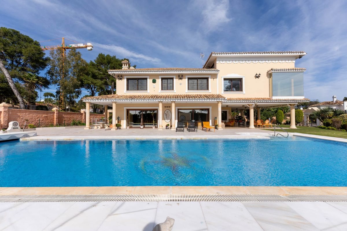 7 bedroom Villa For Sale