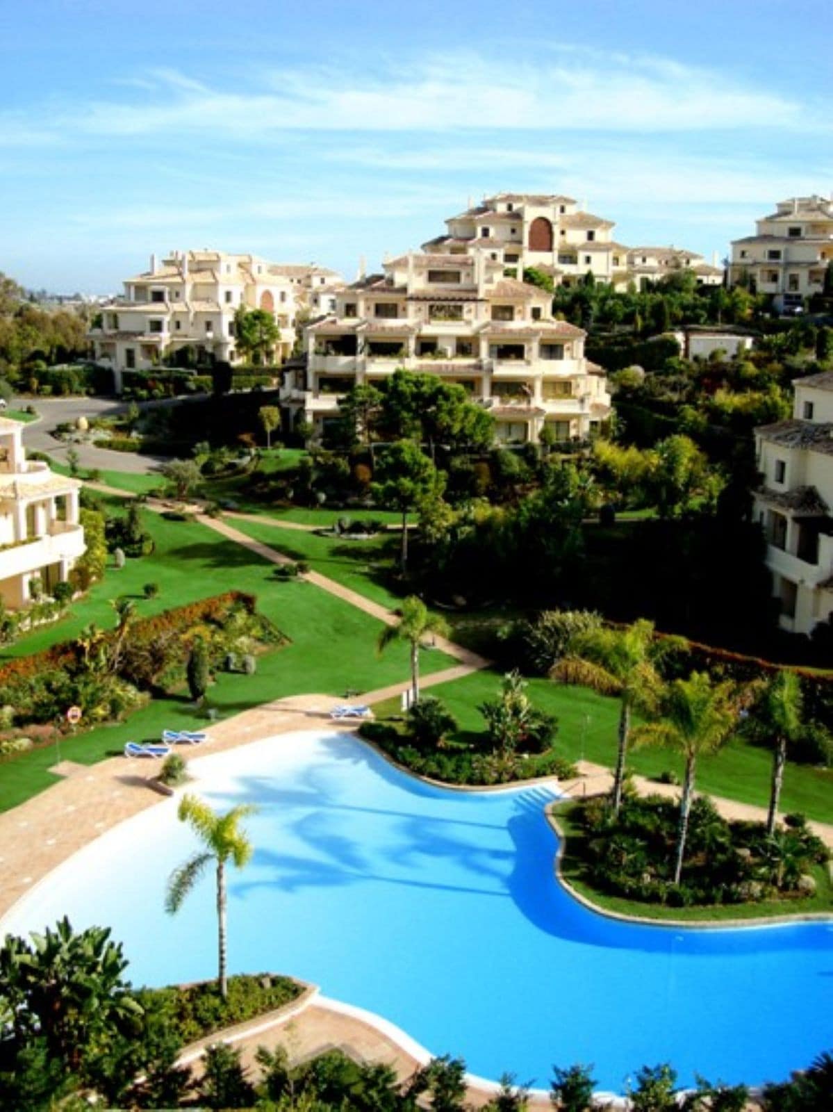 3 bedroom Apartment For Sale