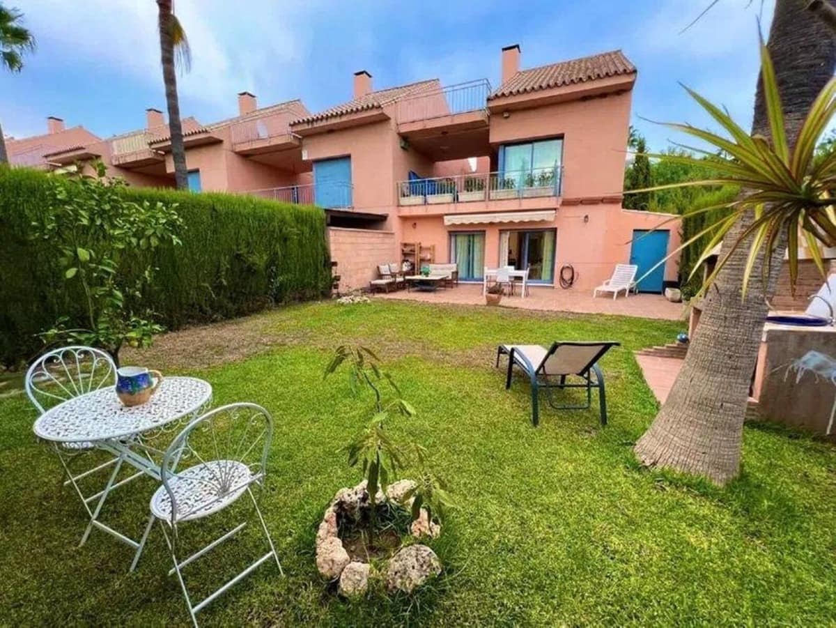 5 bedroom Villa For Sale