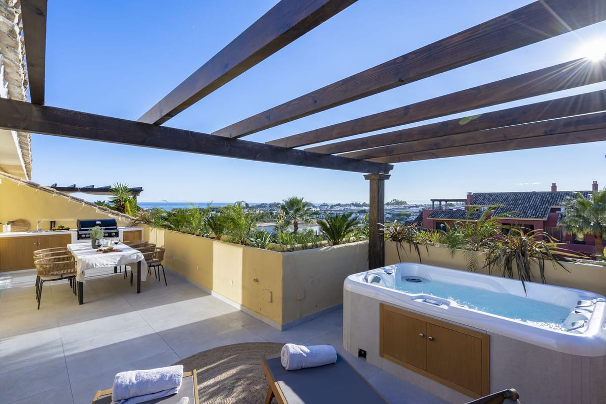 3 bedroom Apartment For Sale