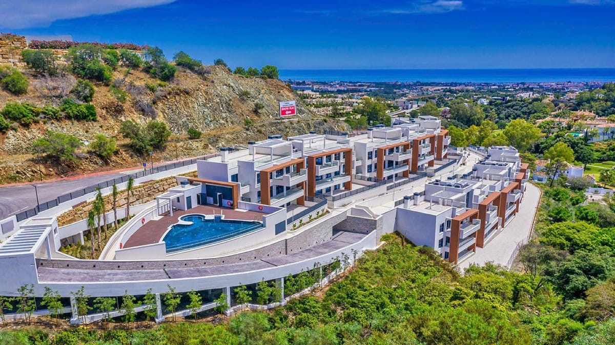3 bedroom Apartment For Sale