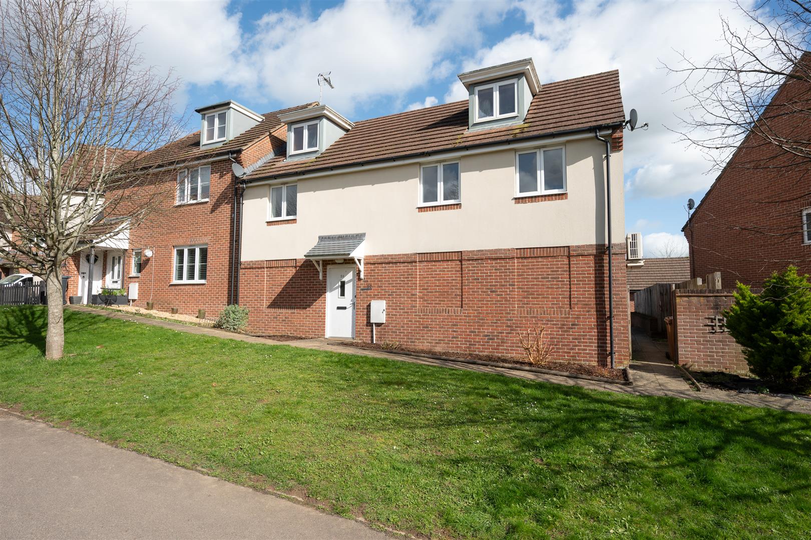 2 bedroom House (unspecified) Under Offer