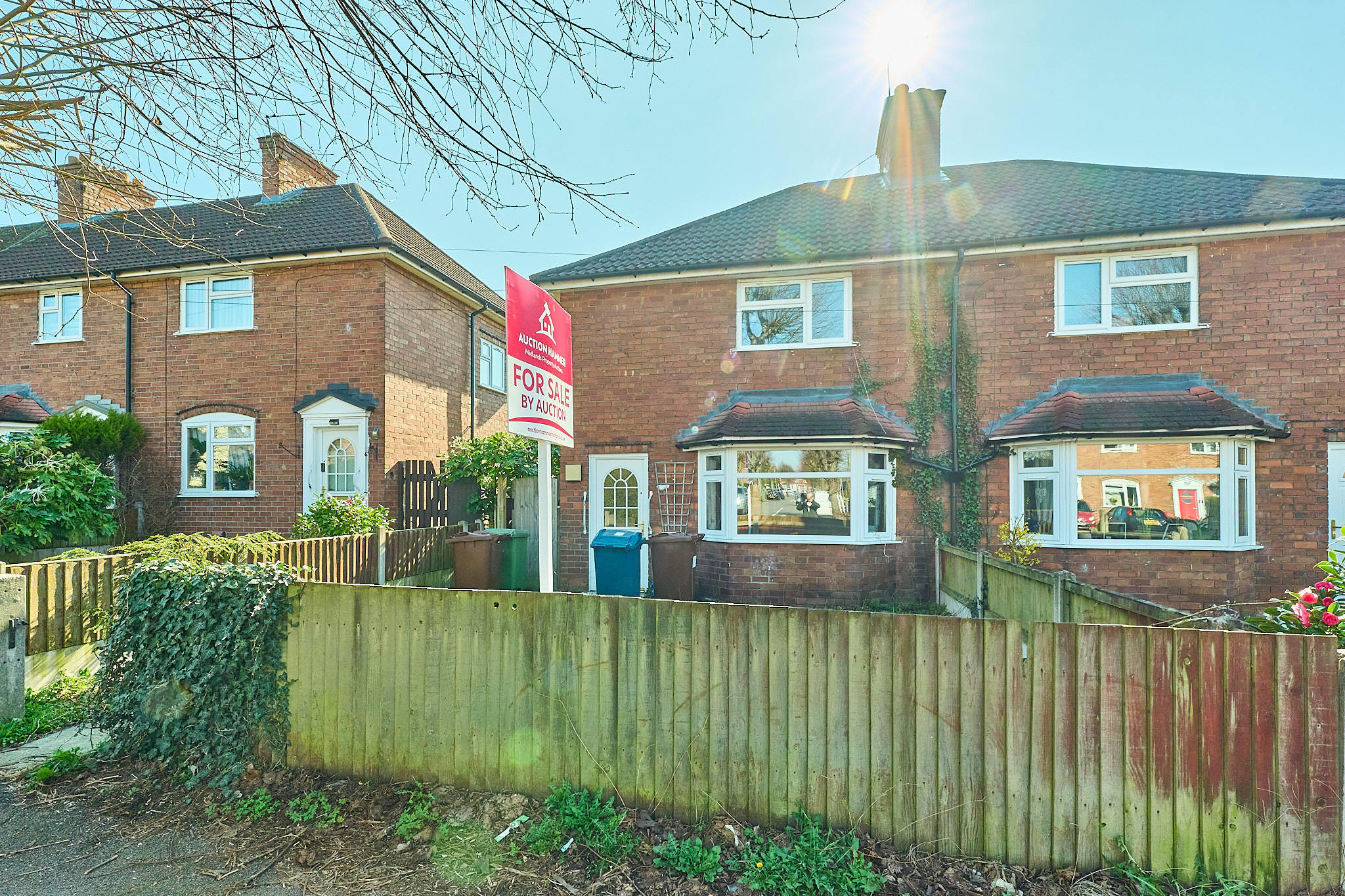 2 bedroom Semi-detached house Sold