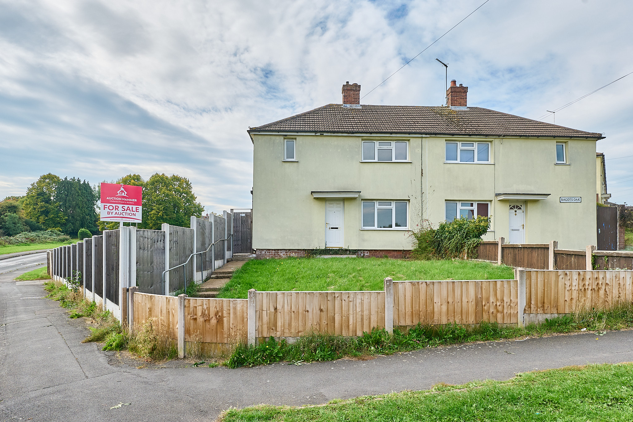 3 bedroom Semi-detached house Sold