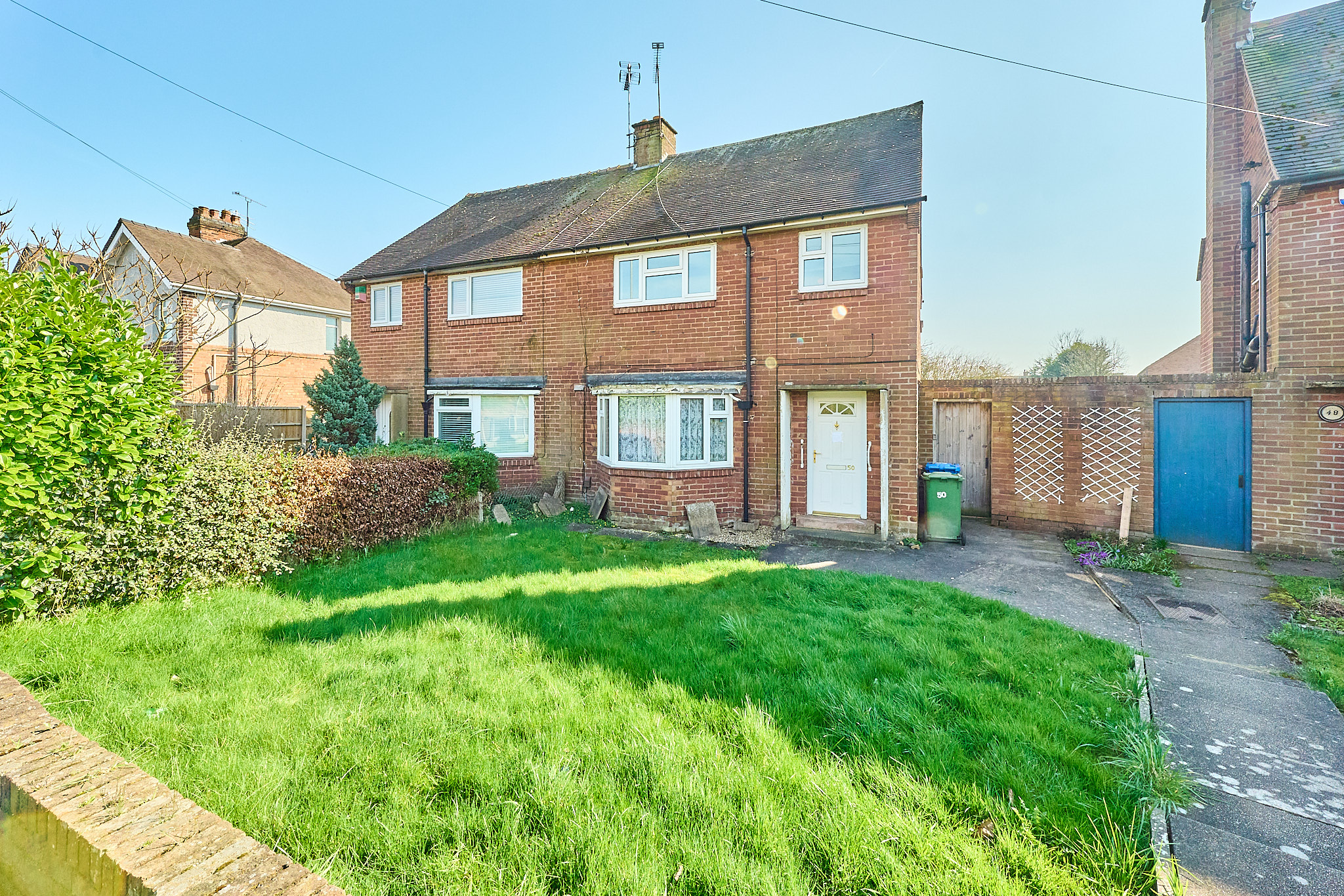 3 bedroom Semi-detached house Sold