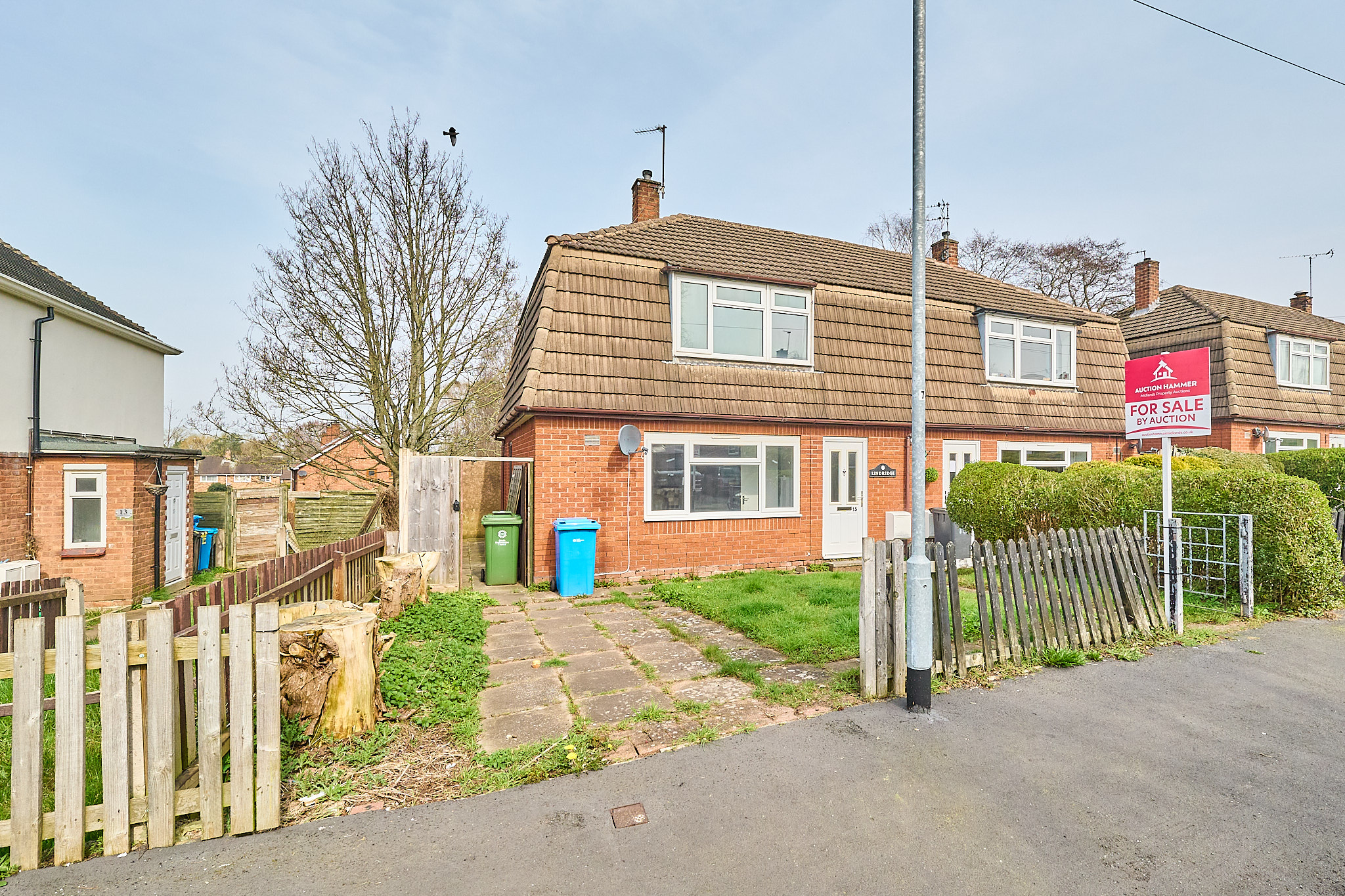3 bedroom Semi-detached house Sold