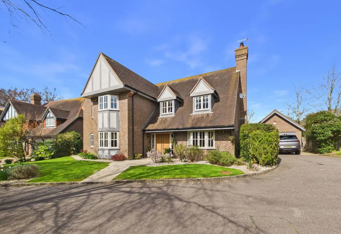 5 bedroom Detached house For Sale