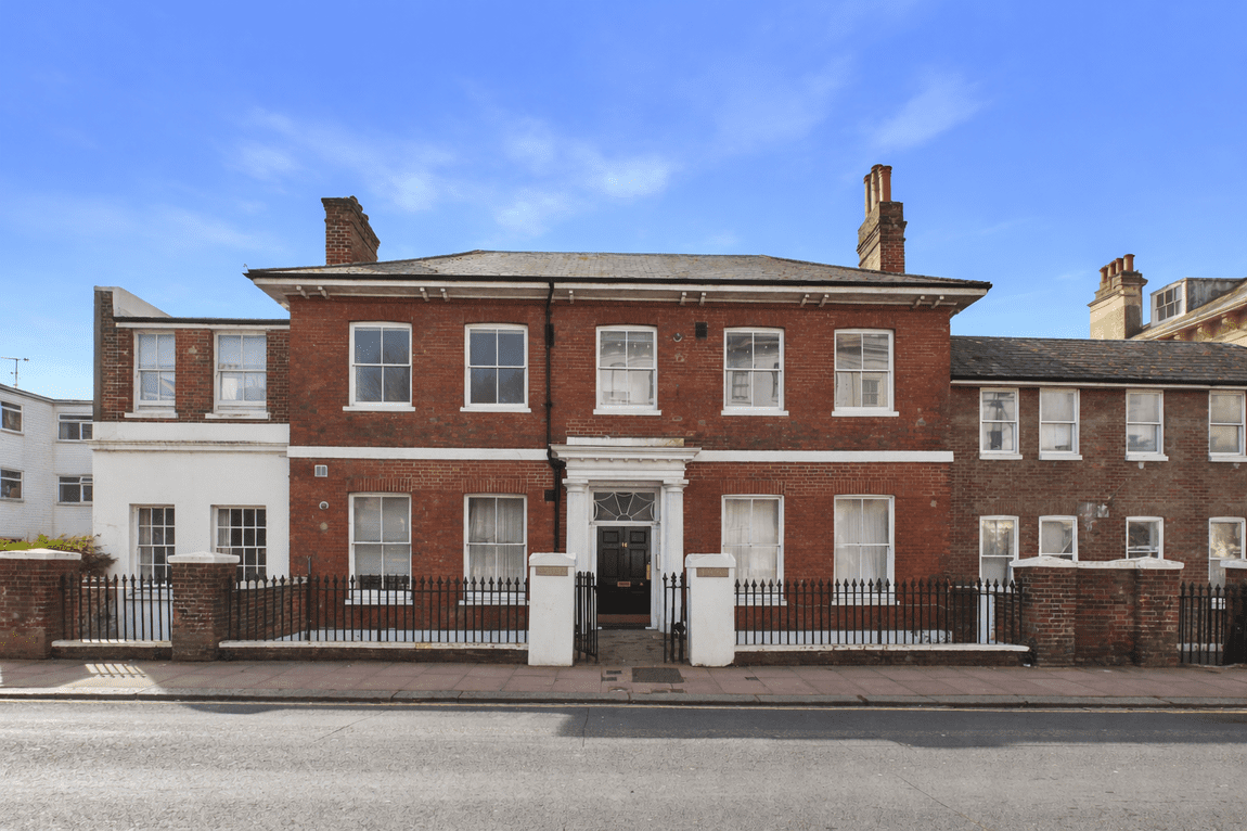 1 bedroom Flat For Sale