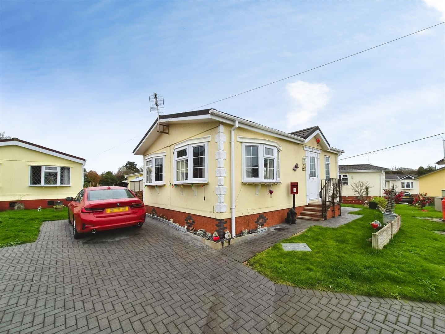 1 bedroom Bungalow For Sale
