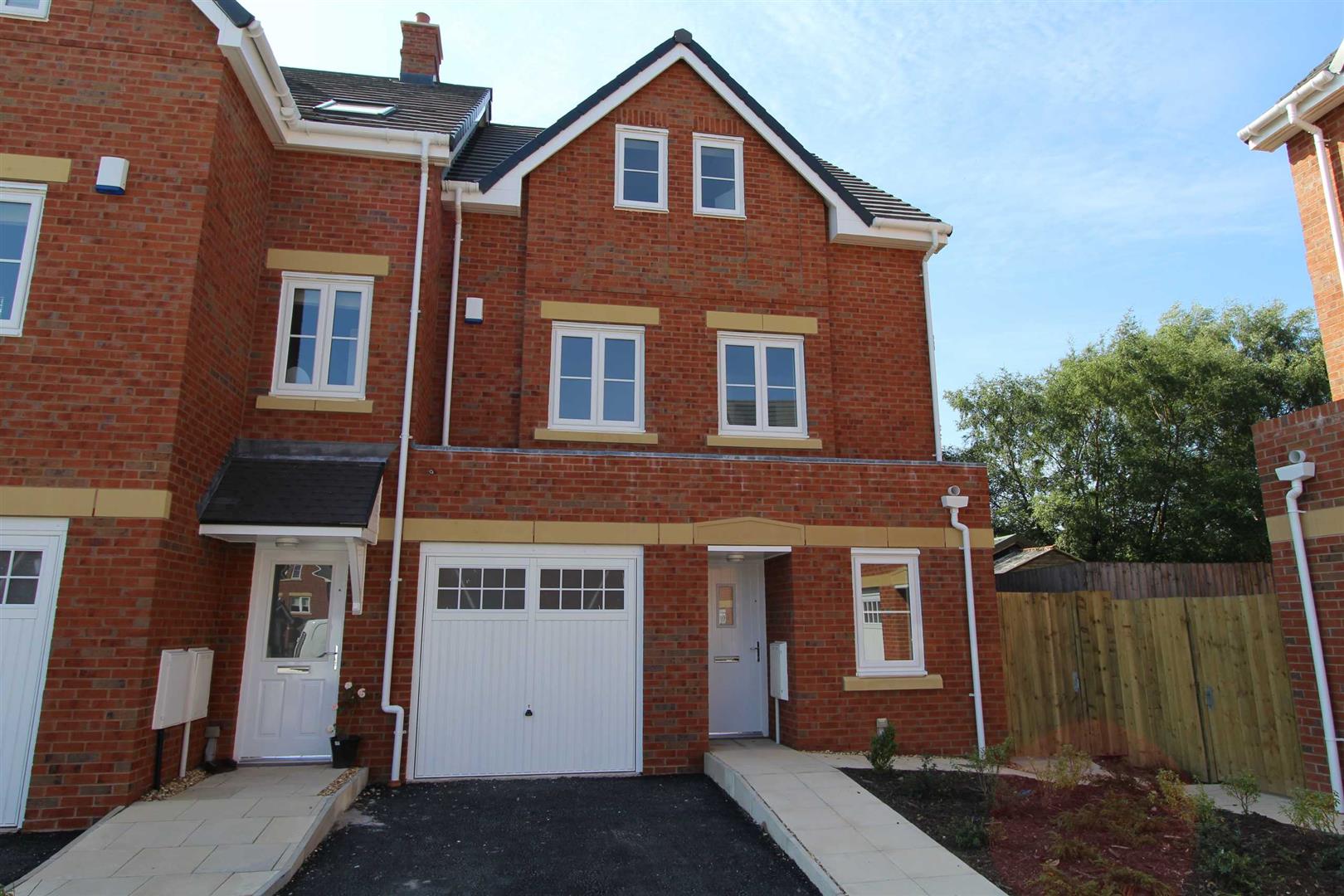  Town house For Sale