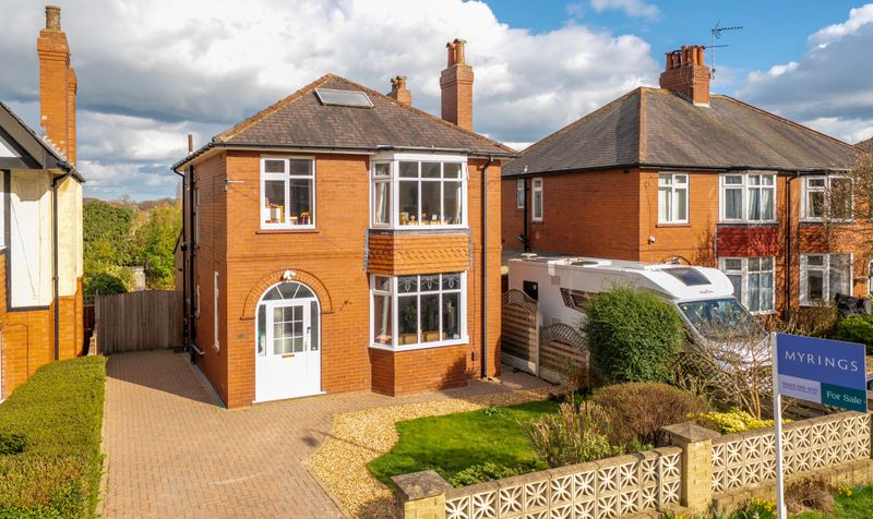 3 bedroom Detached house Under Offer