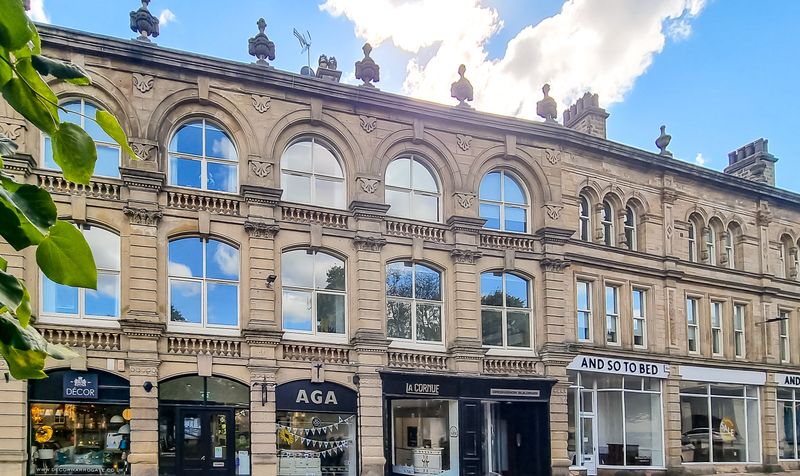 2 bedroom Apartment For Sale