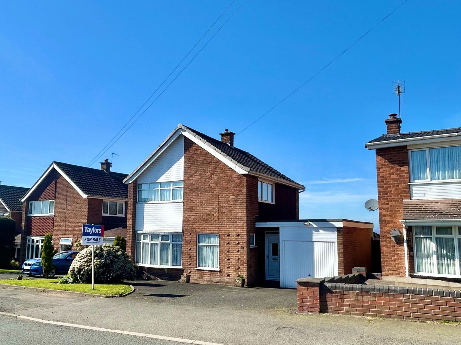 3 bedroom Detached house For Sale