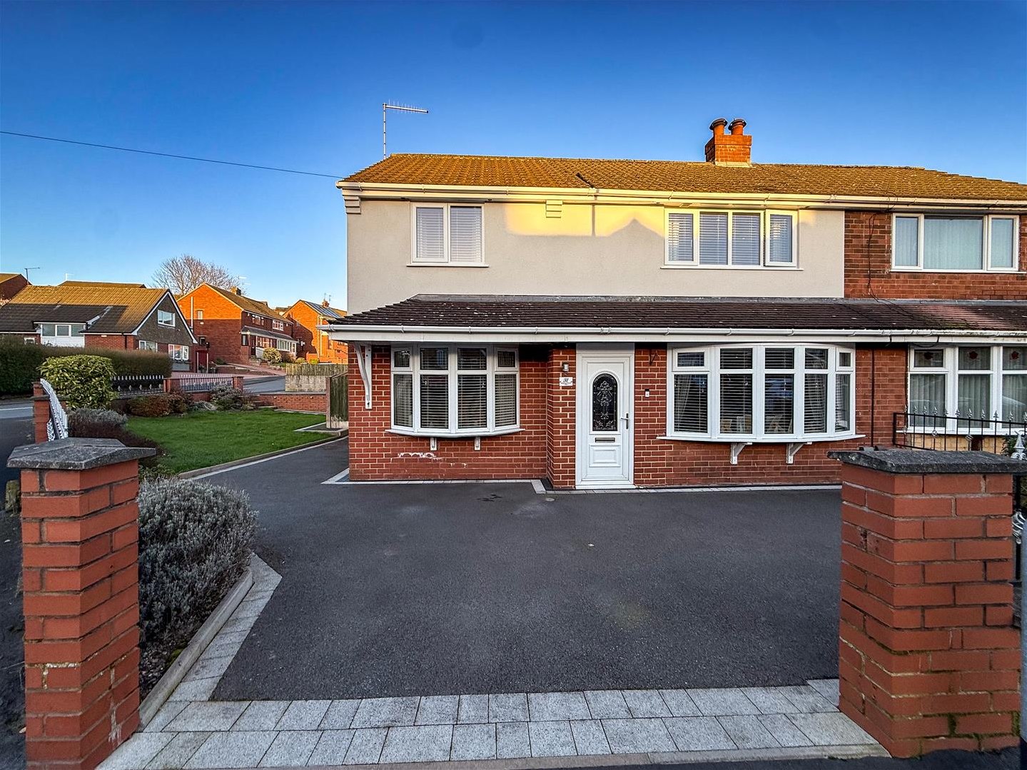 4 bedroom Link detached house Under Offer