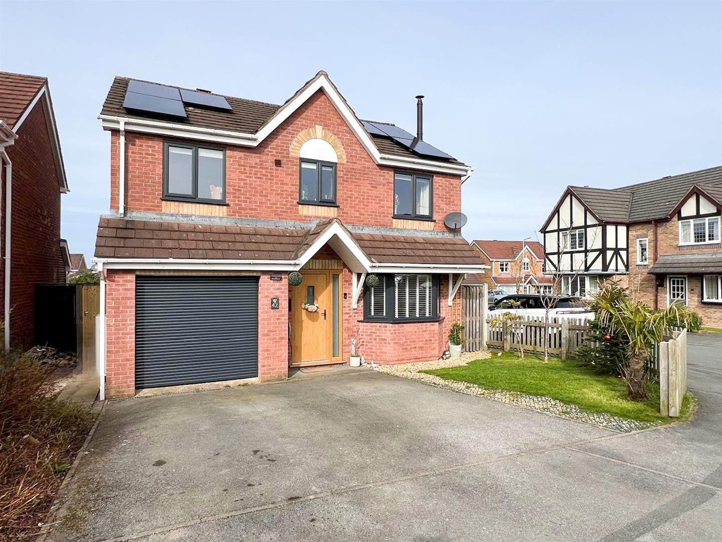 4 bedroom Link detached house For Sale