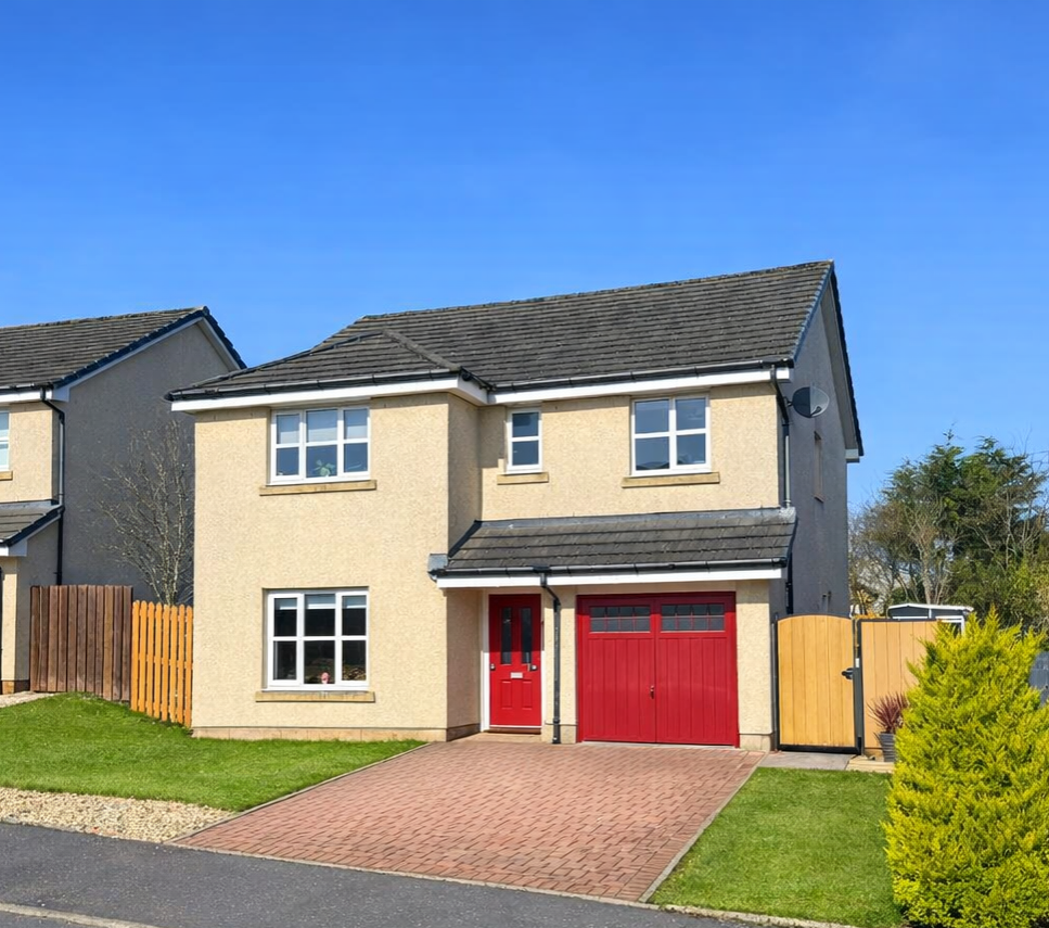 4 bedroom Detached house Under Offer