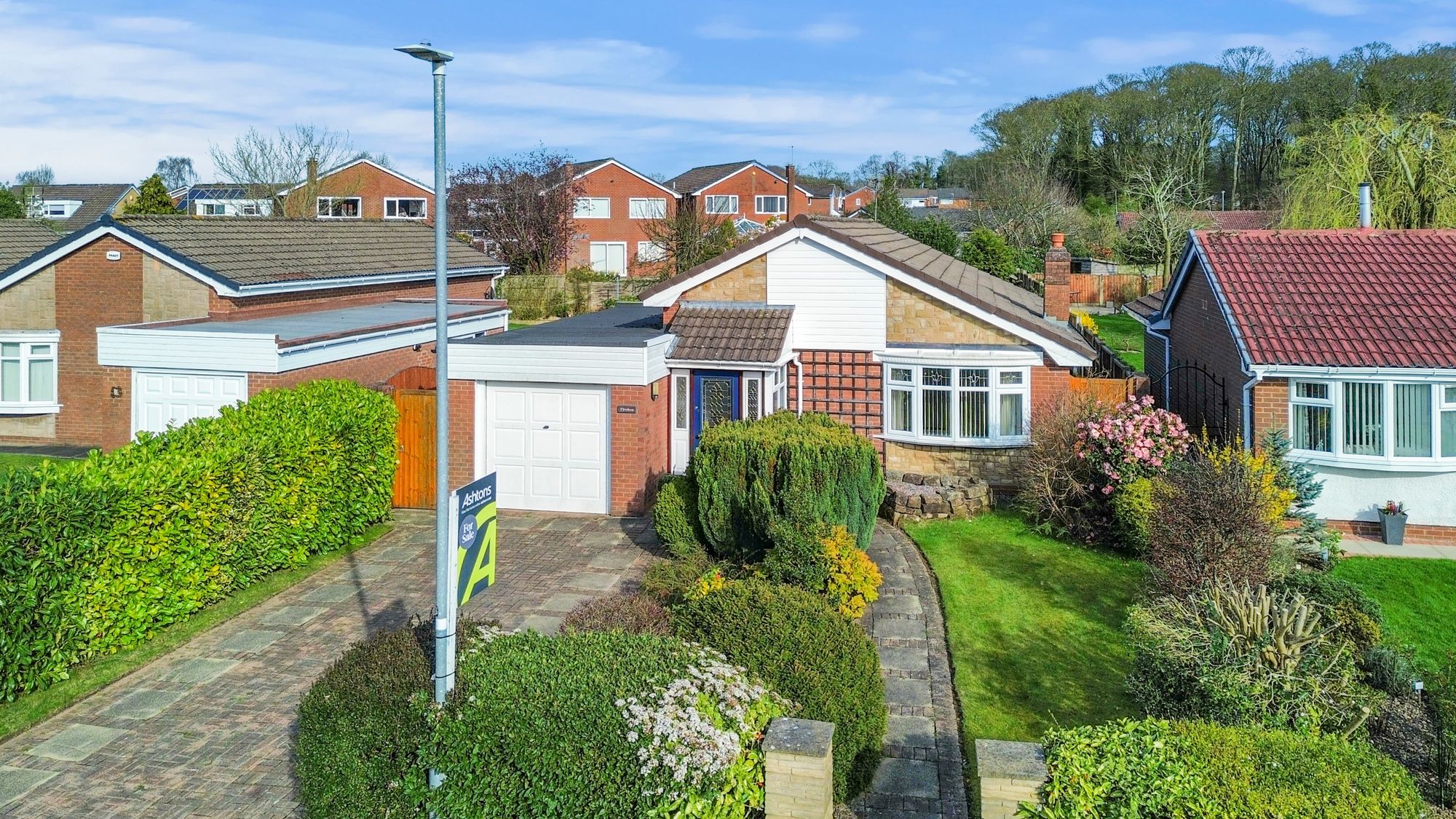 2 bedroom Detached bungalow Under Offer