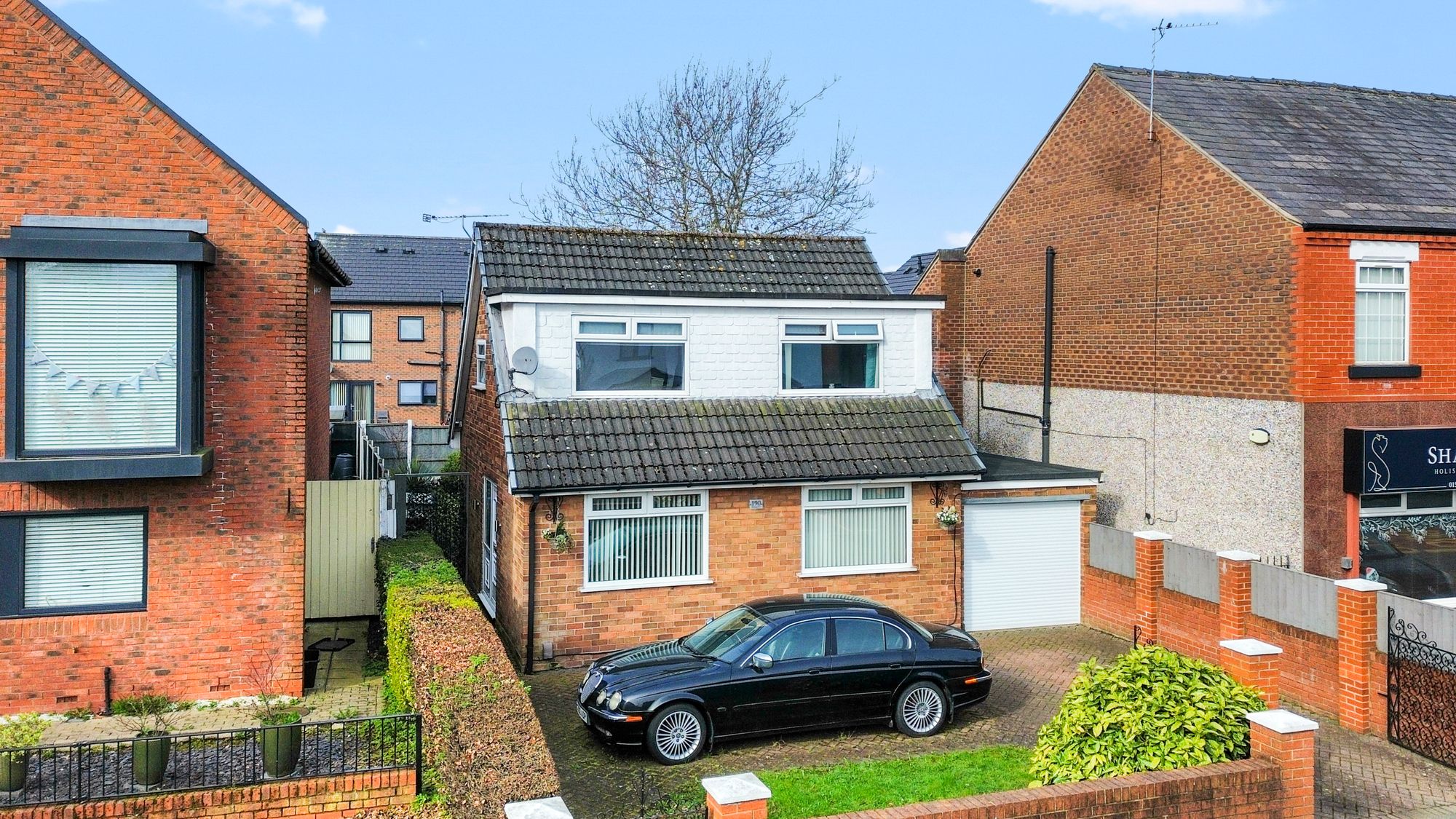 3 bedroom Detached house Under Offer