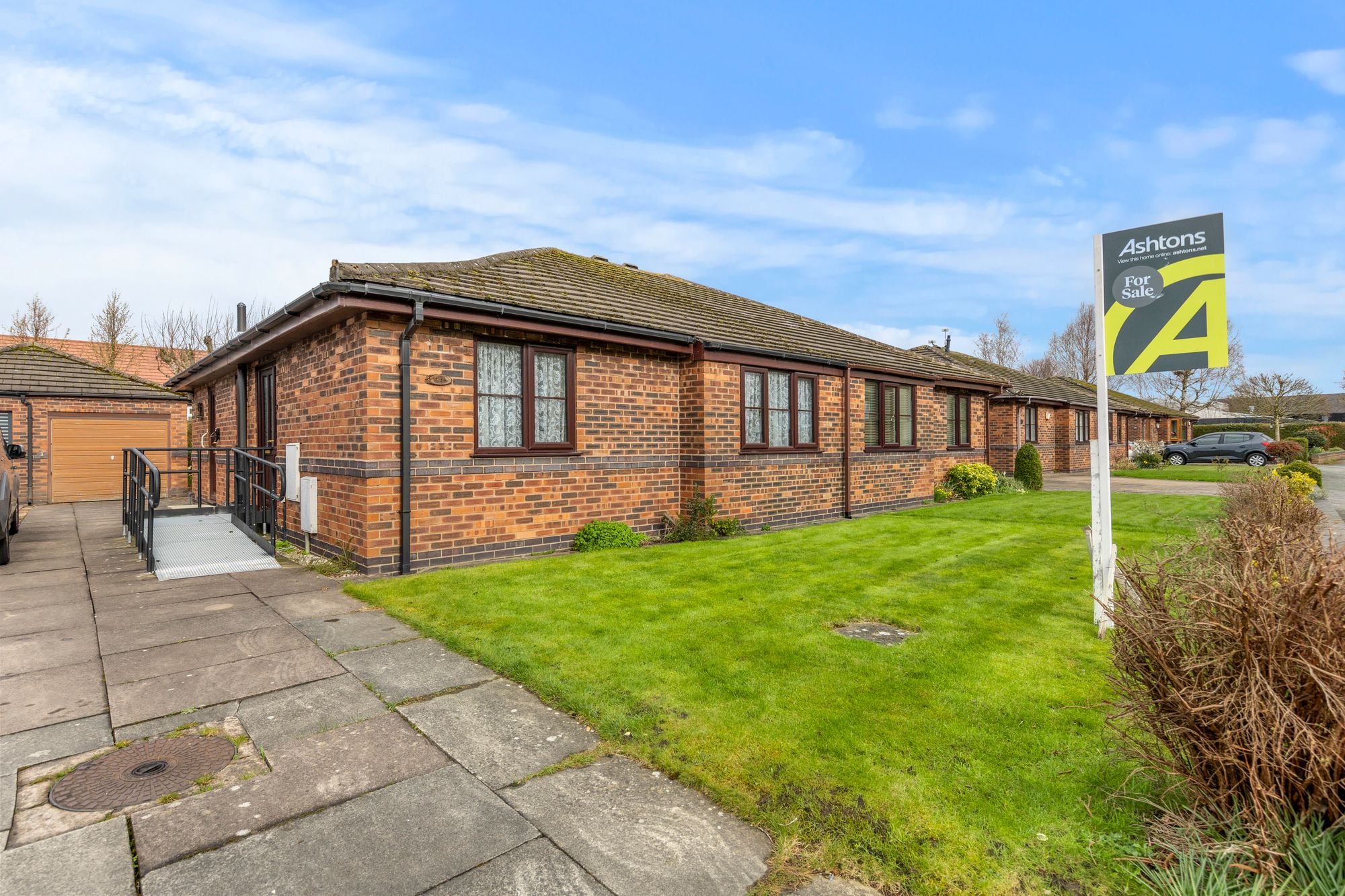 2 bedroom Semi-detached house For Sale