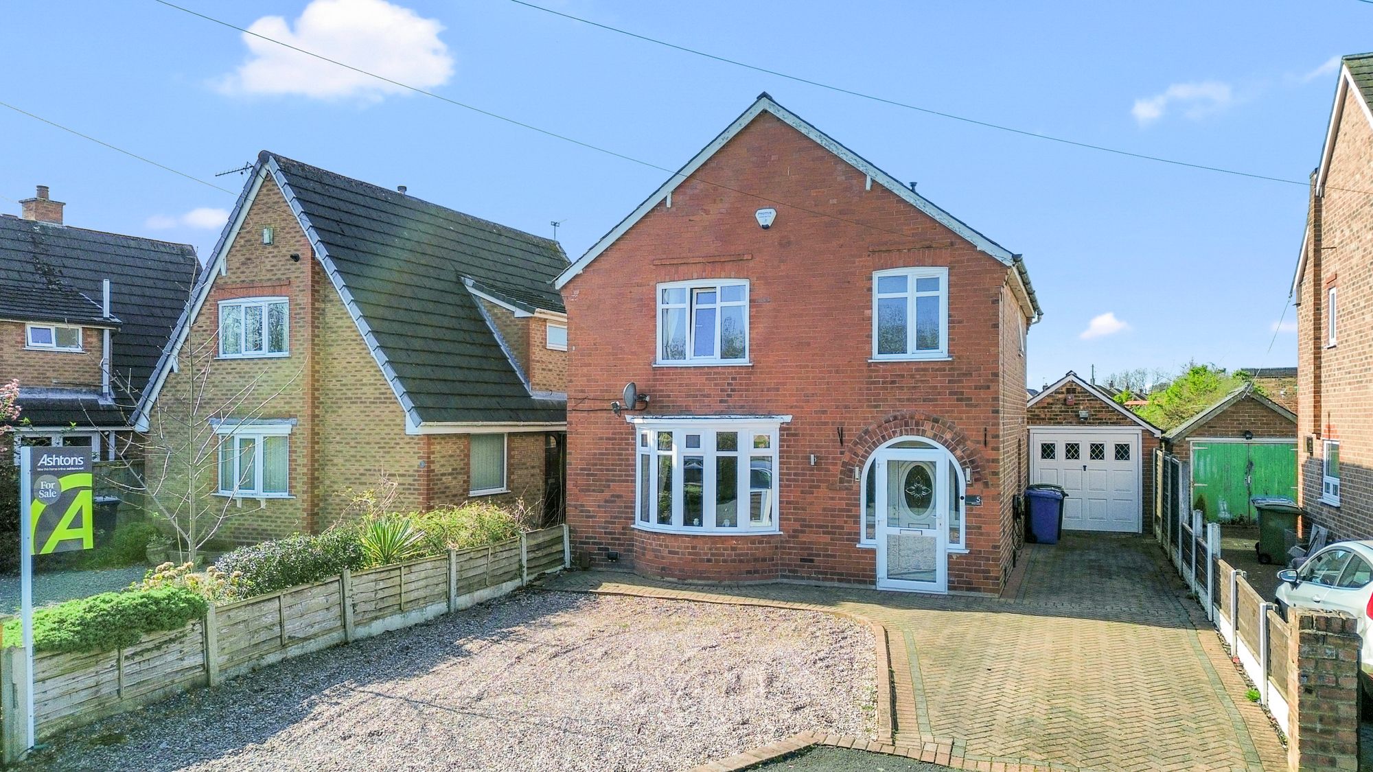 3 bedroom Detached house For Sale