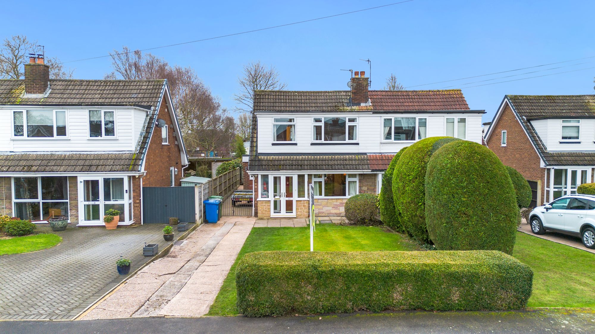 3 bedroom Property For Sale