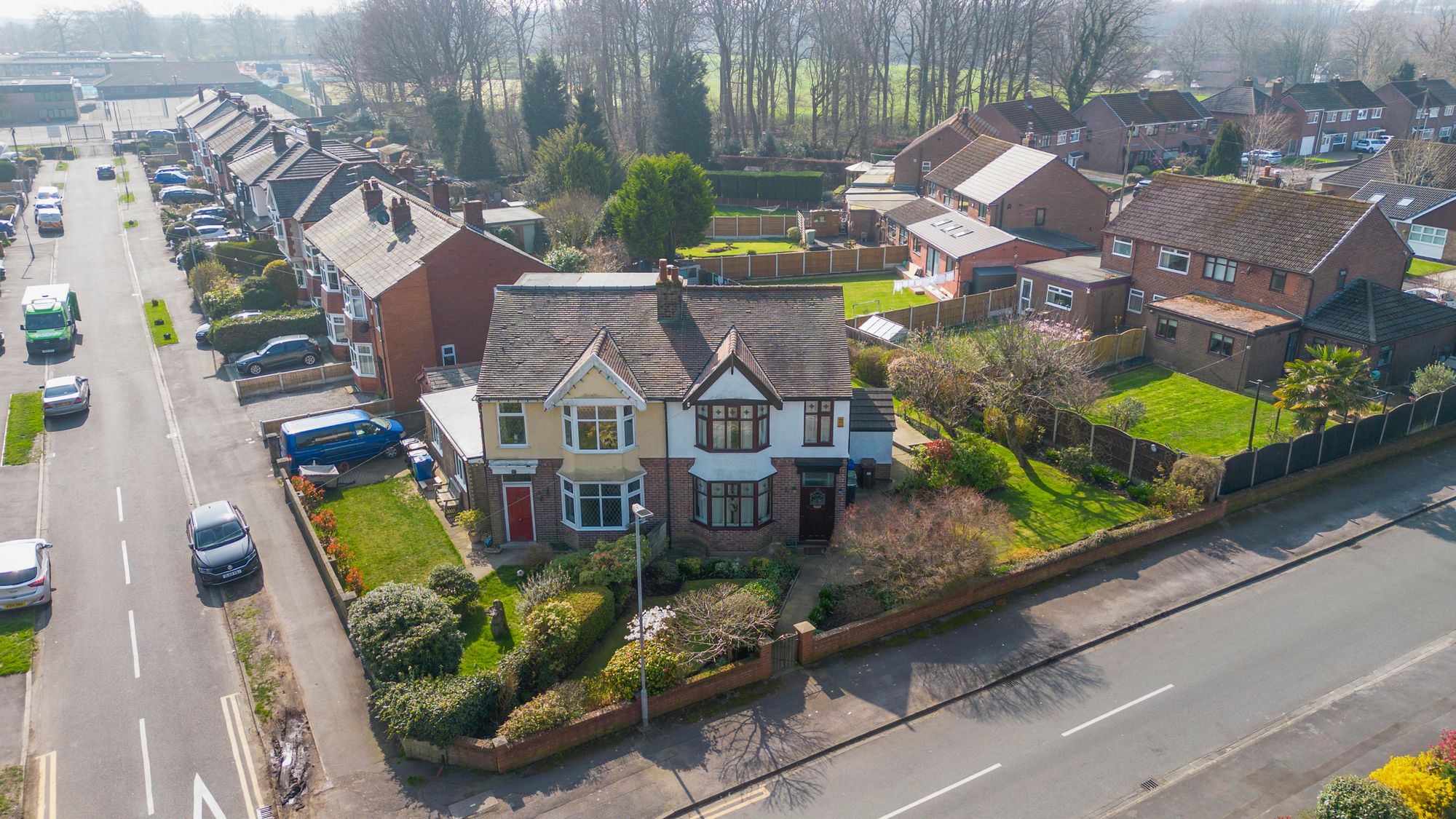3 bedroom Semi-detached house For Sale