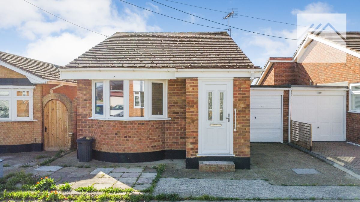 2 bedroom Detached bungalow Under Offer