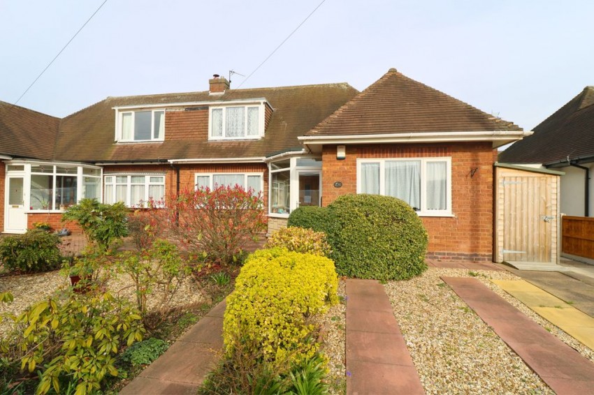 3 bedroom Bungalow Under Offer