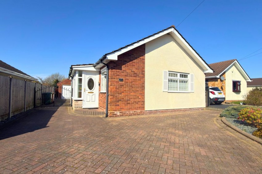 3 bedroom Detached bungalow Under Offer