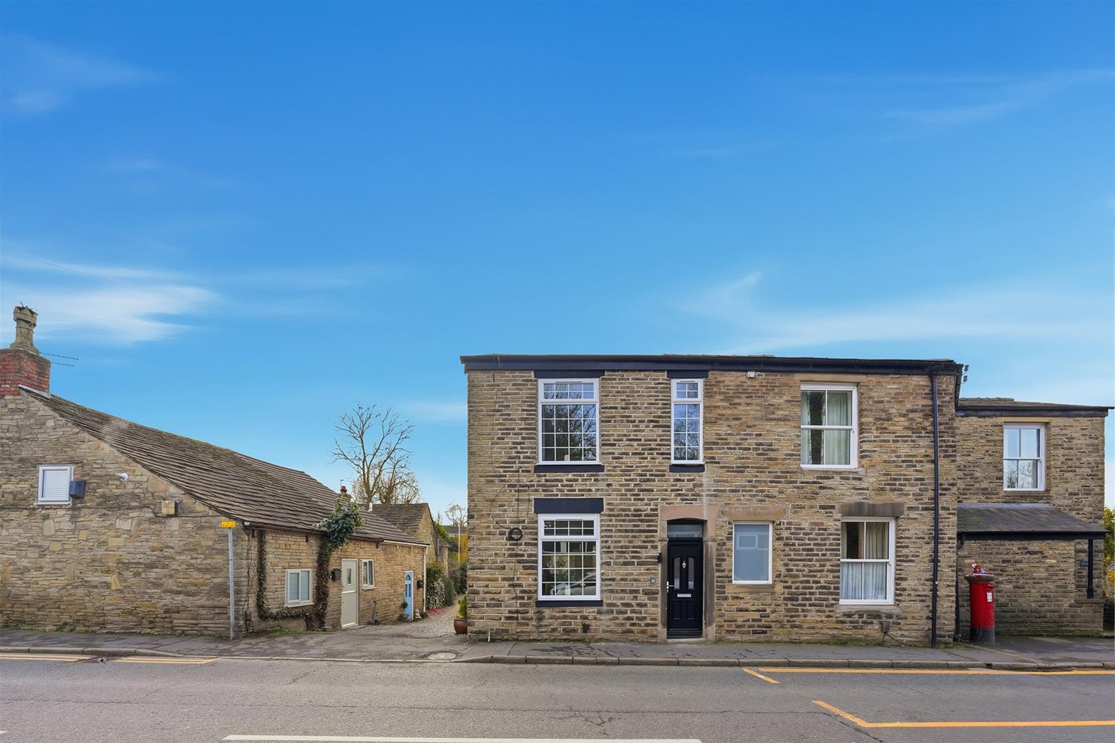 2 bedroom Semi-detached house For Sale