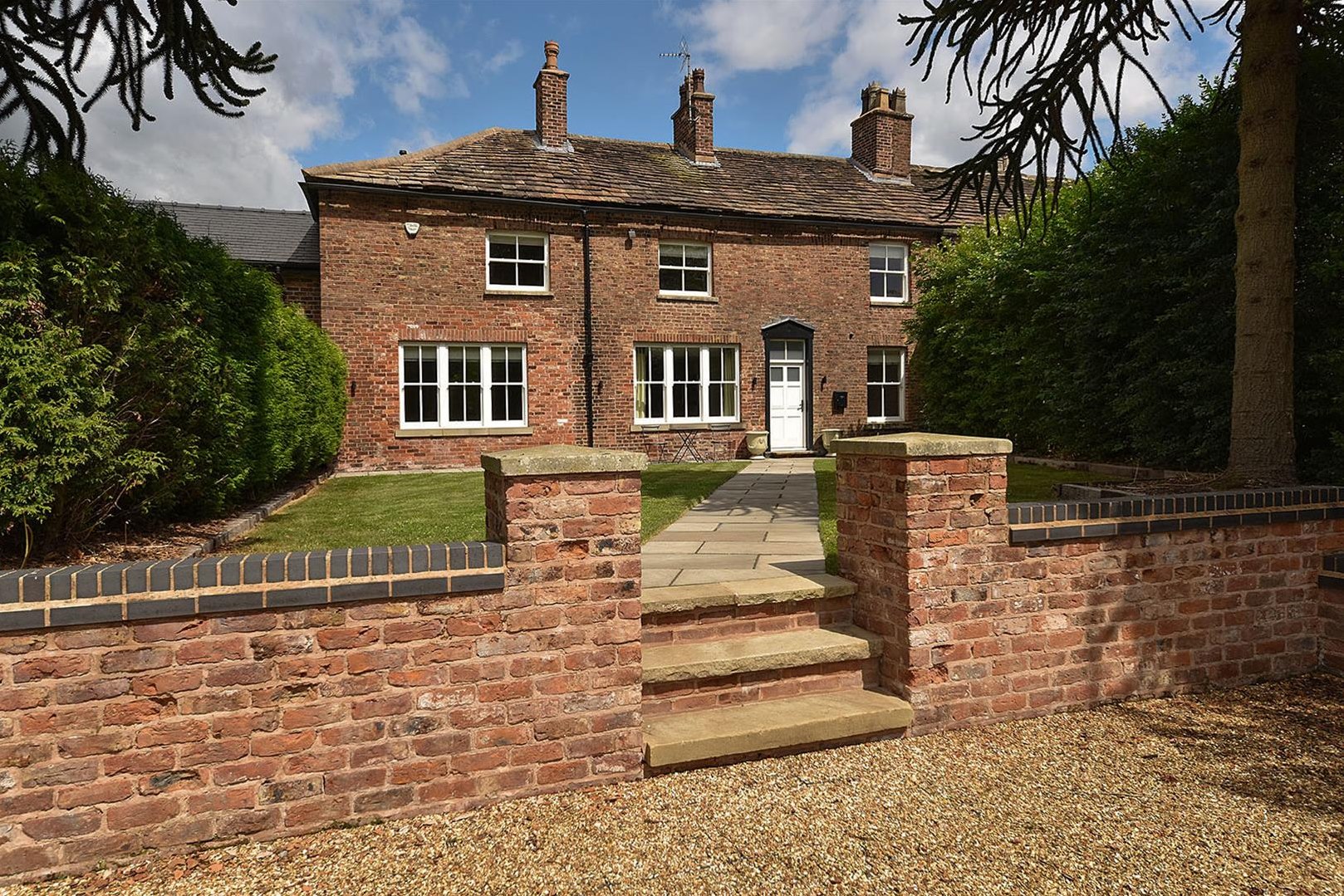 4 bedroom House (unspecified) For Sale