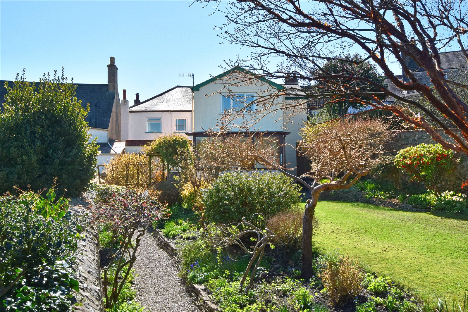 3 bedroom Cottage For Sale