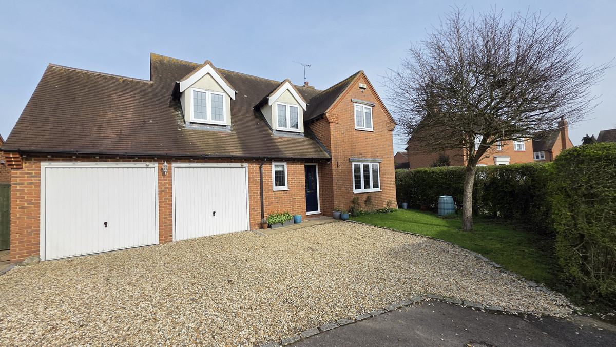 4 bedroom House (unspecified) For Sale