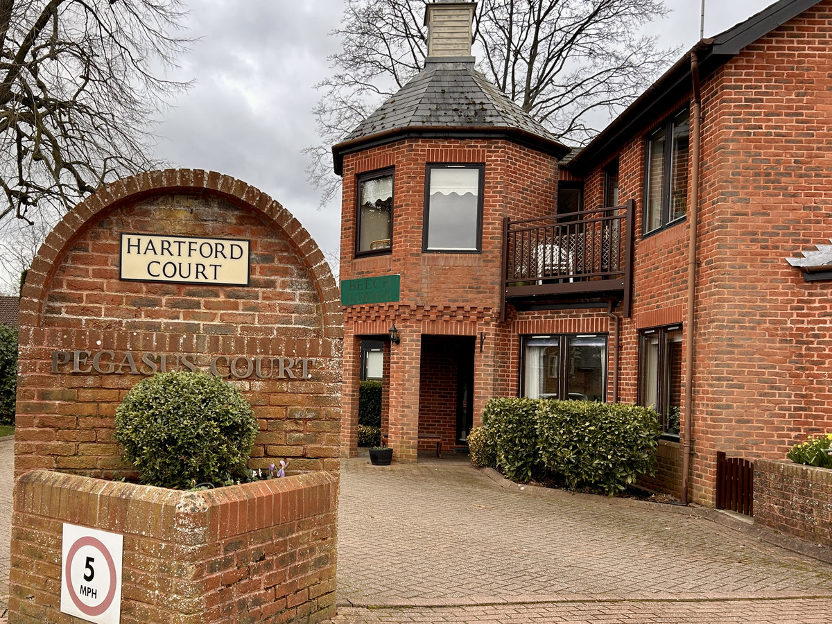 2 bedroom House (unspecified) For Sale