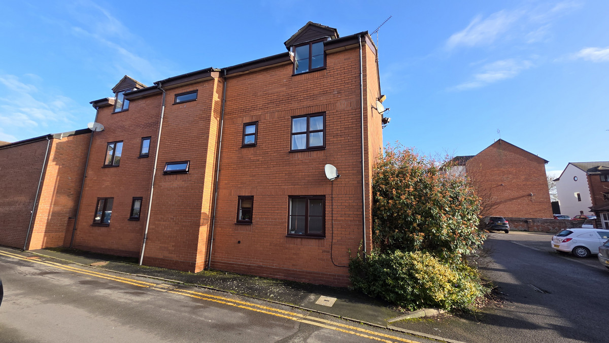 1 bedroom House (unspecified) For Sale