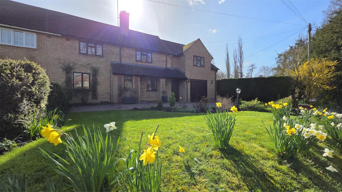4 bedroom House (unspecified) For Sale