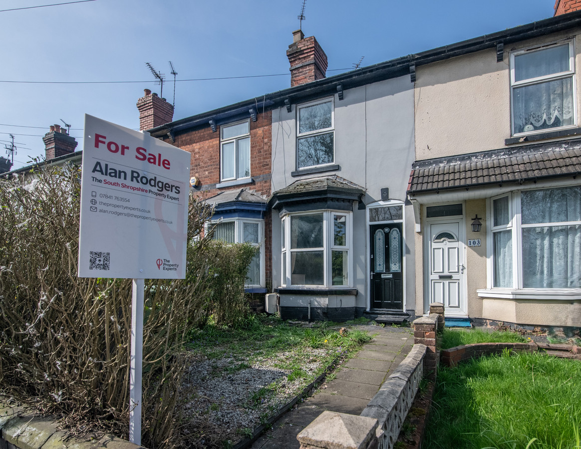 3 bedroom Terraced House For Sale