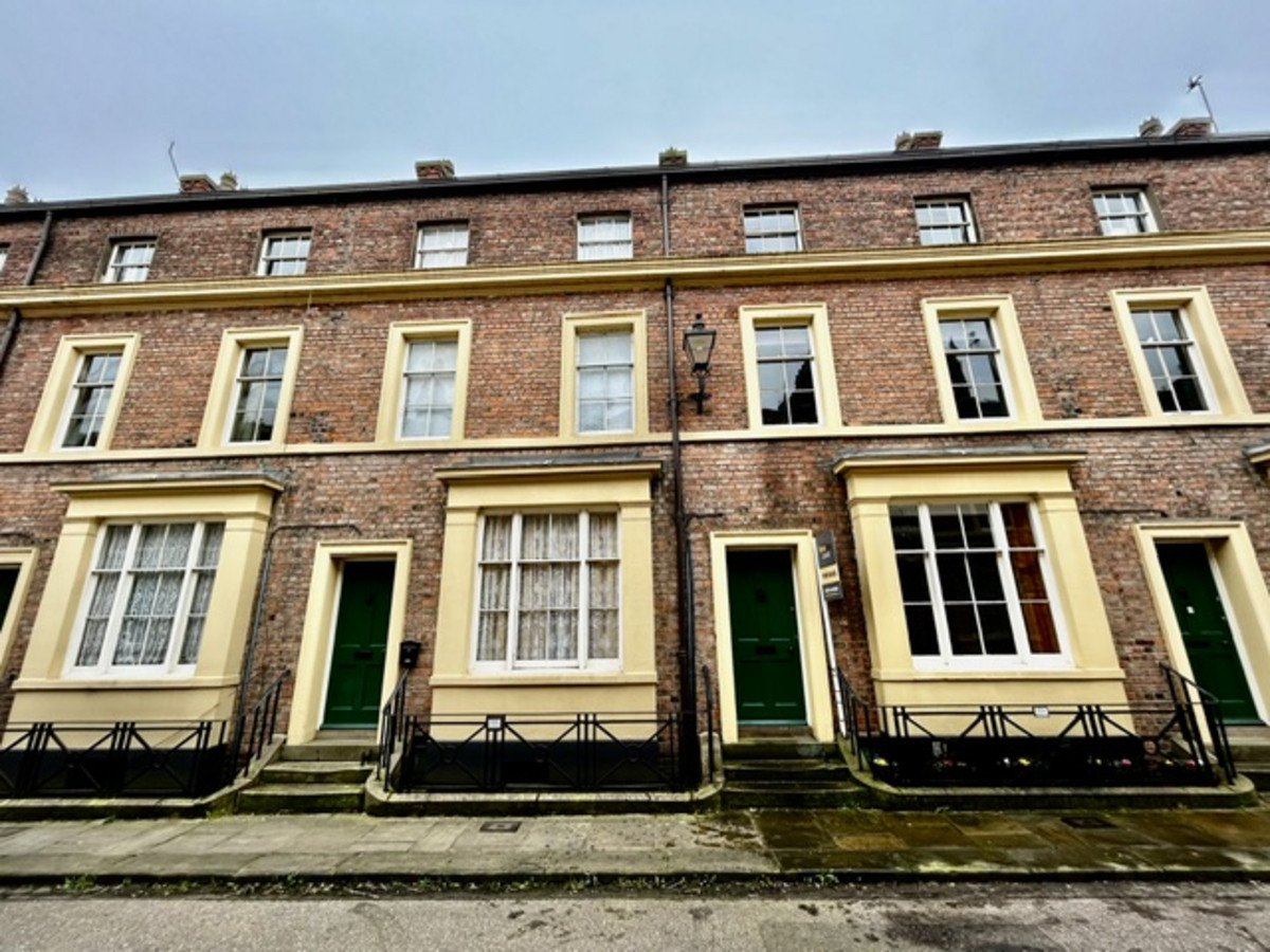 4 bedroom Town house For Sale