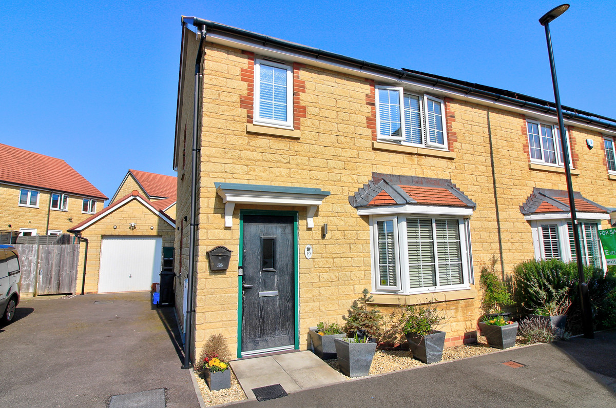 3 bedroom Detached house For Sale