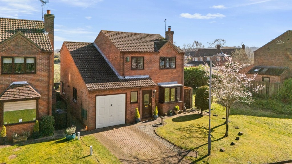 4 bedroom Detached house Under Offer