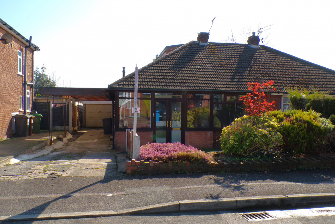 3 bedroom Bungalow For Sale