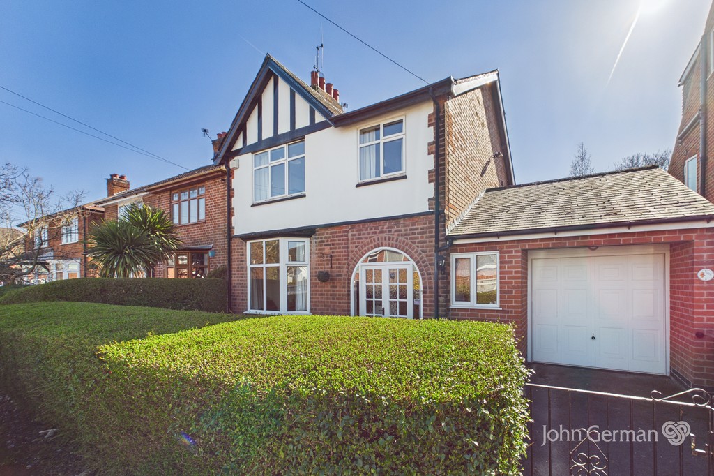 3 bedroom Detached house For Sale