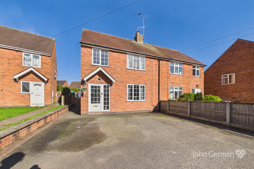 3 bedroom Semi-detached house For Sale