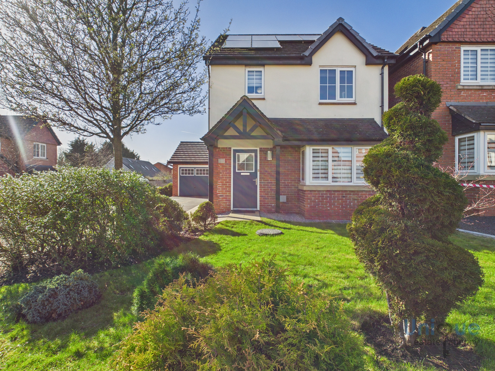 3 bedroom Link detached house Under Offer