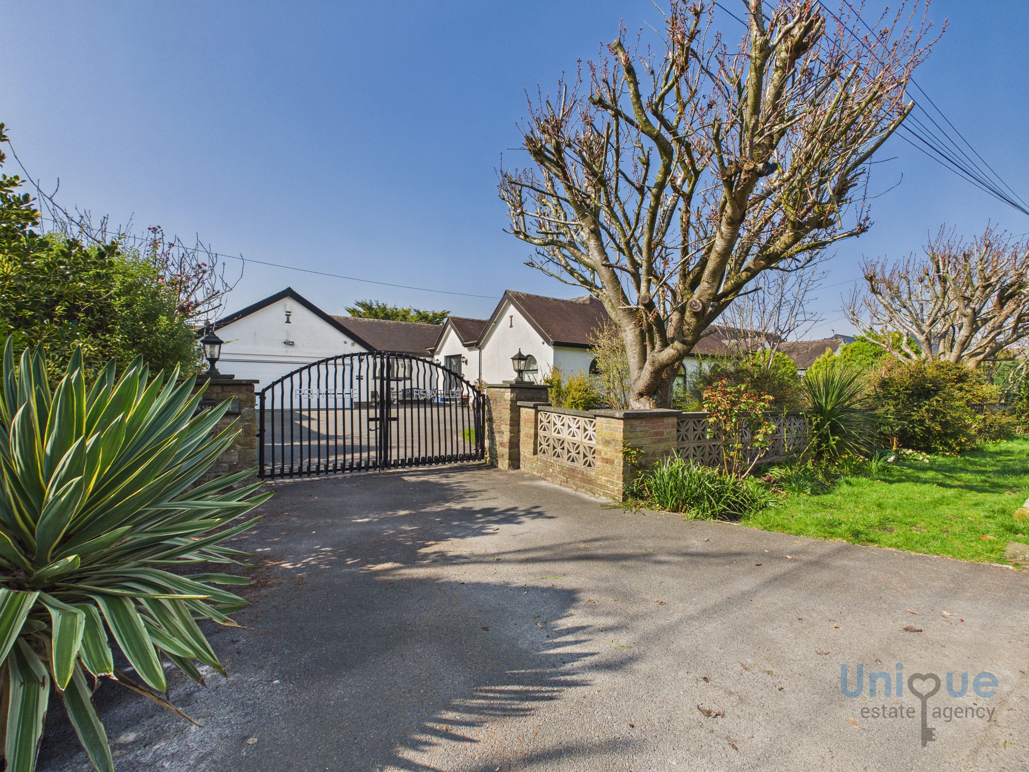 4 bedroom Link detached house Under Offer