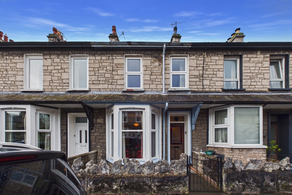 2 bedroom Stone House For Sale
