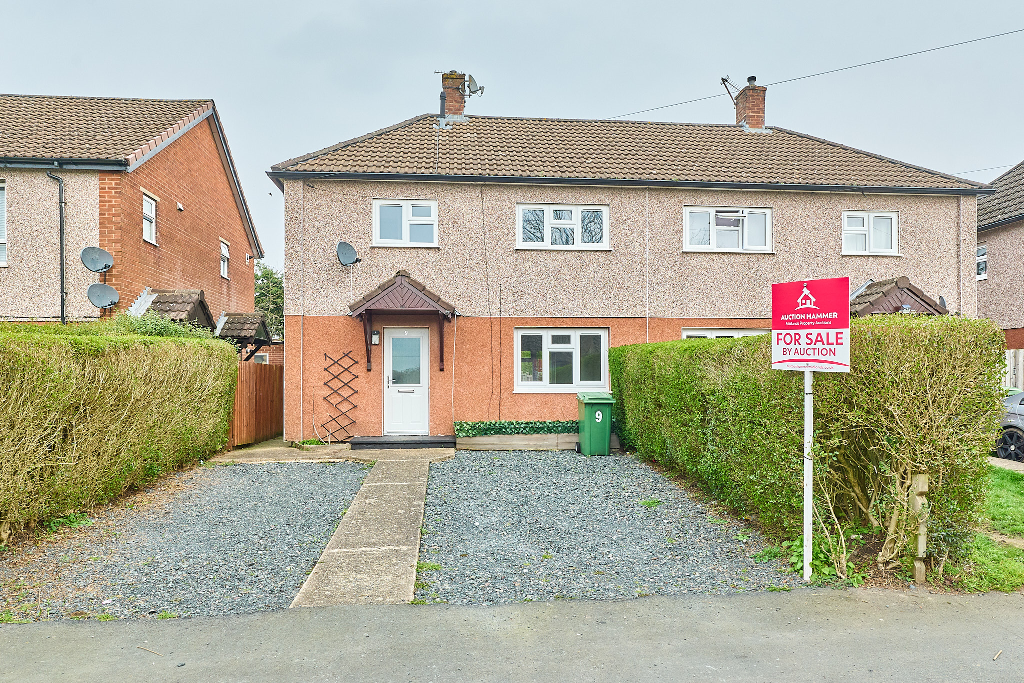 3 bedroom Semi-detached house Sold