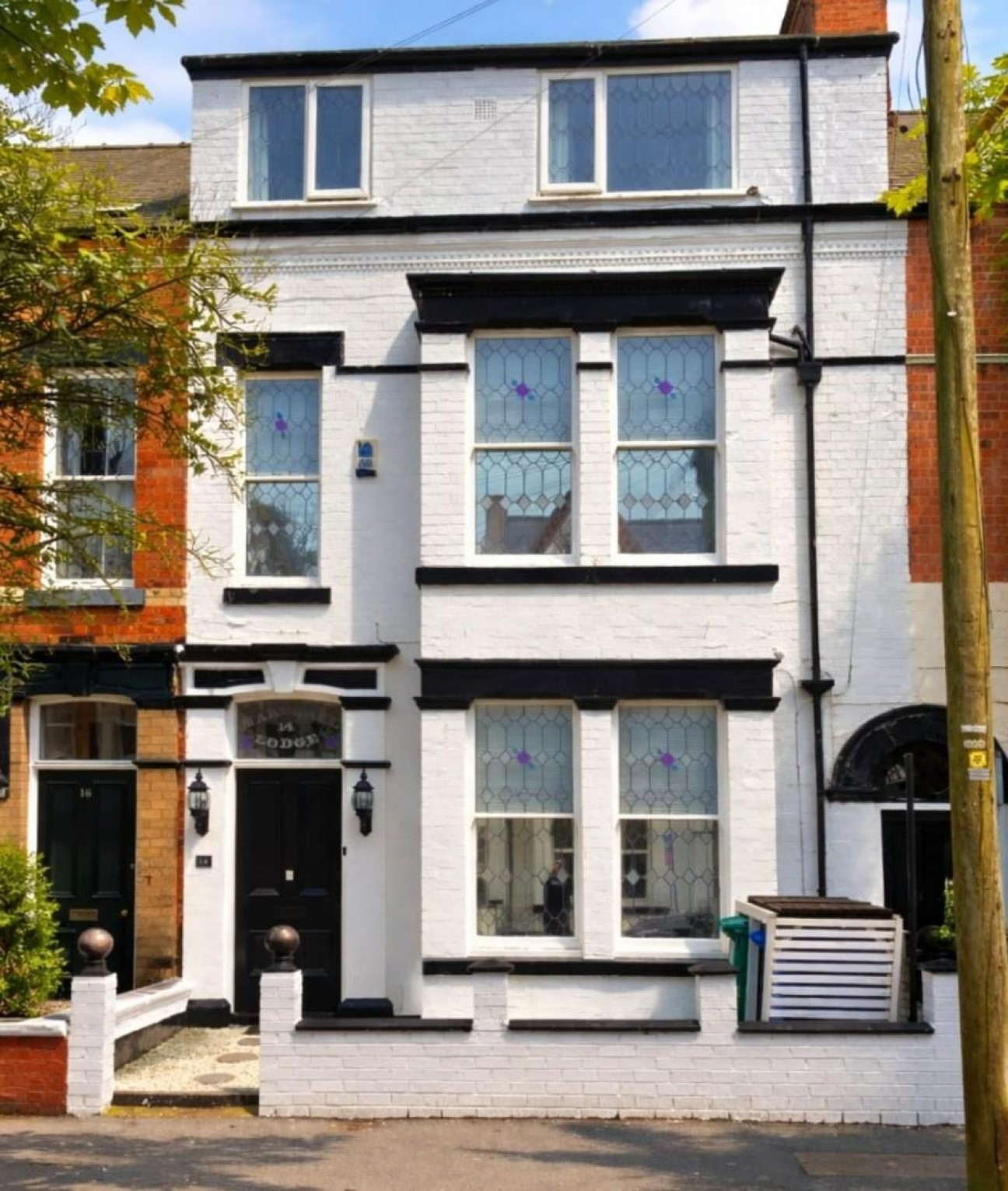 8 bedroom Semi-detached house For Sale