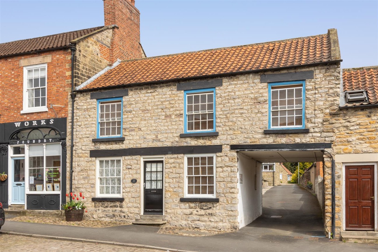 2 bedroom Cottage For Sale